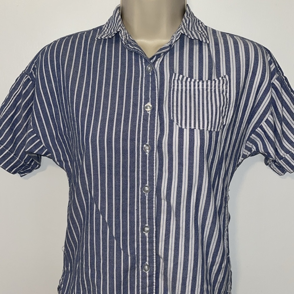Free Assembly Boyfriend Striped Button Down Shirt Women’s XS 4-5 Blue & White - Picture 2 of 9